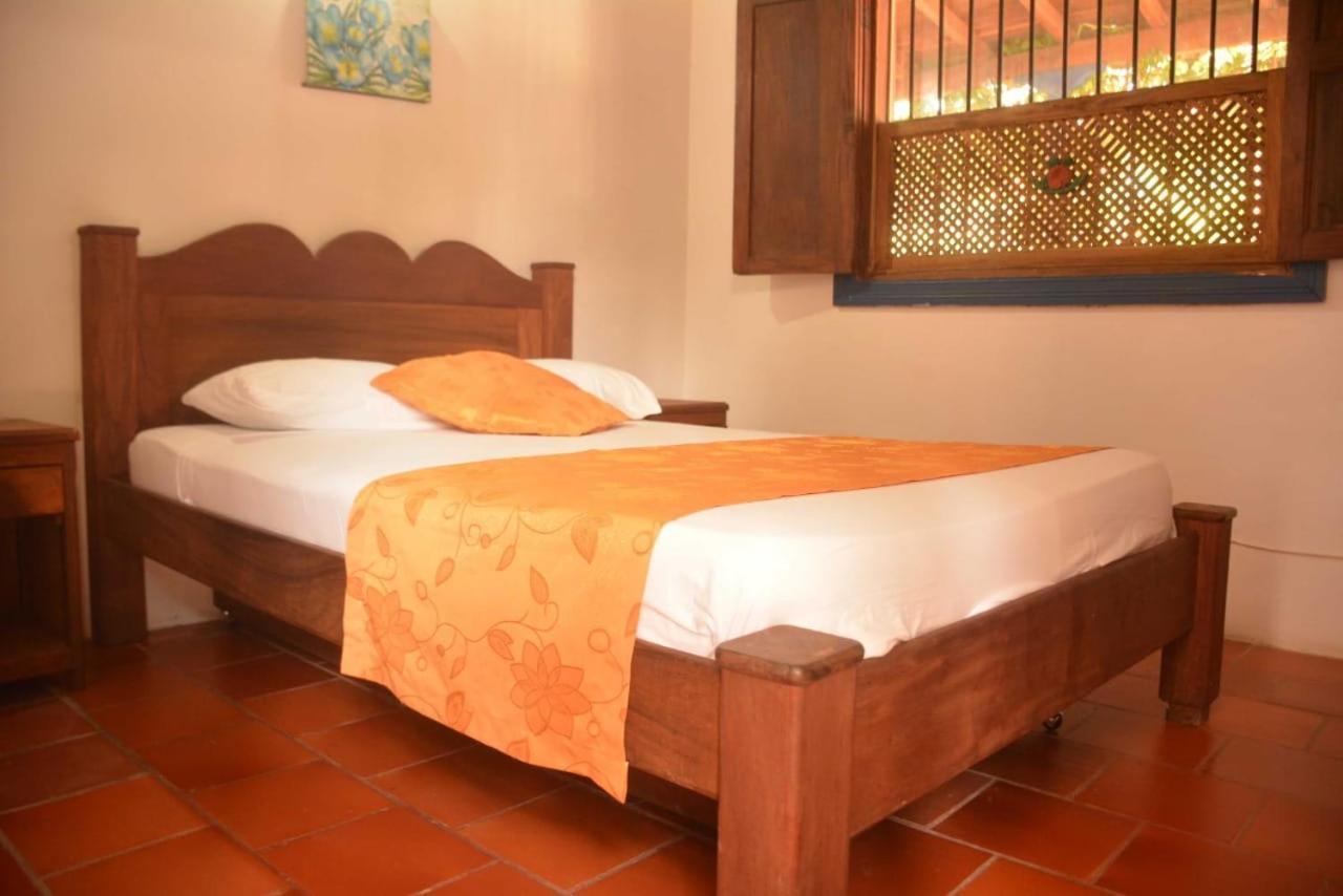 Hotel Y Restaurante Bienmesabe Santa Fe de Antioquia Exterior photo