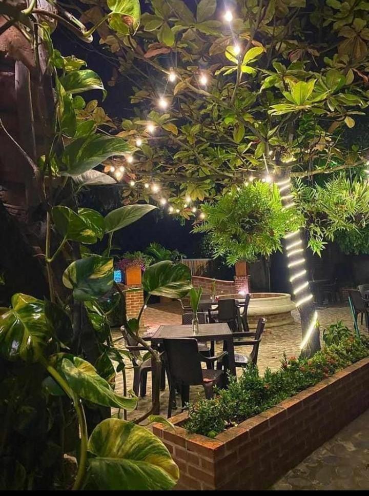 Hotel Y Restaurante Bienmesabe Santa Fe de Antioquia Exterior photo