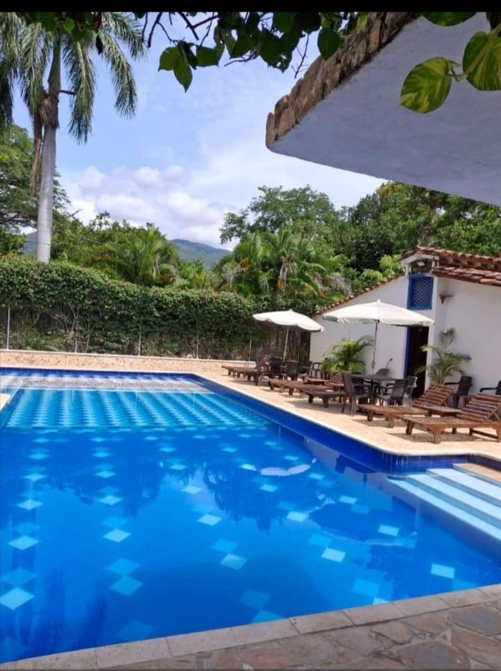 Hotel Y Restaurante Bienmesabe Santa Fe de Antioquia Exterior photo