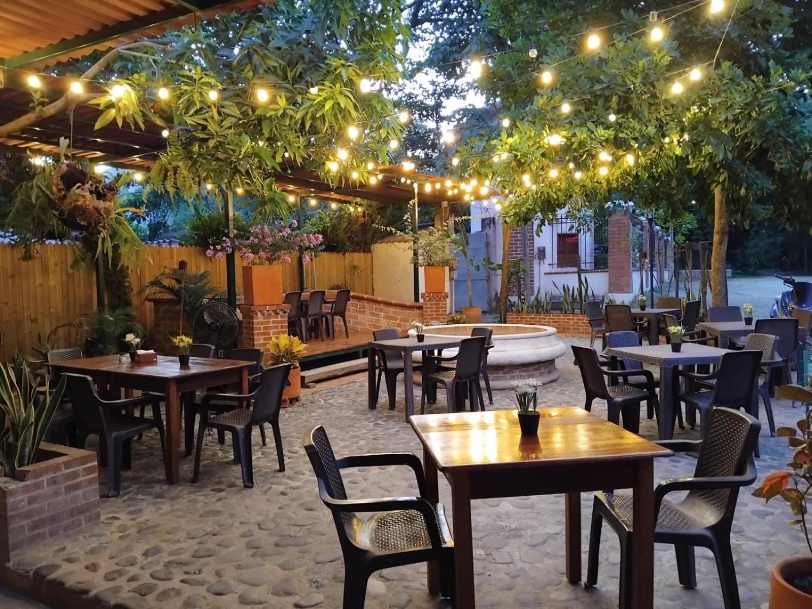 Hotel Y Restaurante Bienmesabe Santa Fe de Antioquia Exterior photo