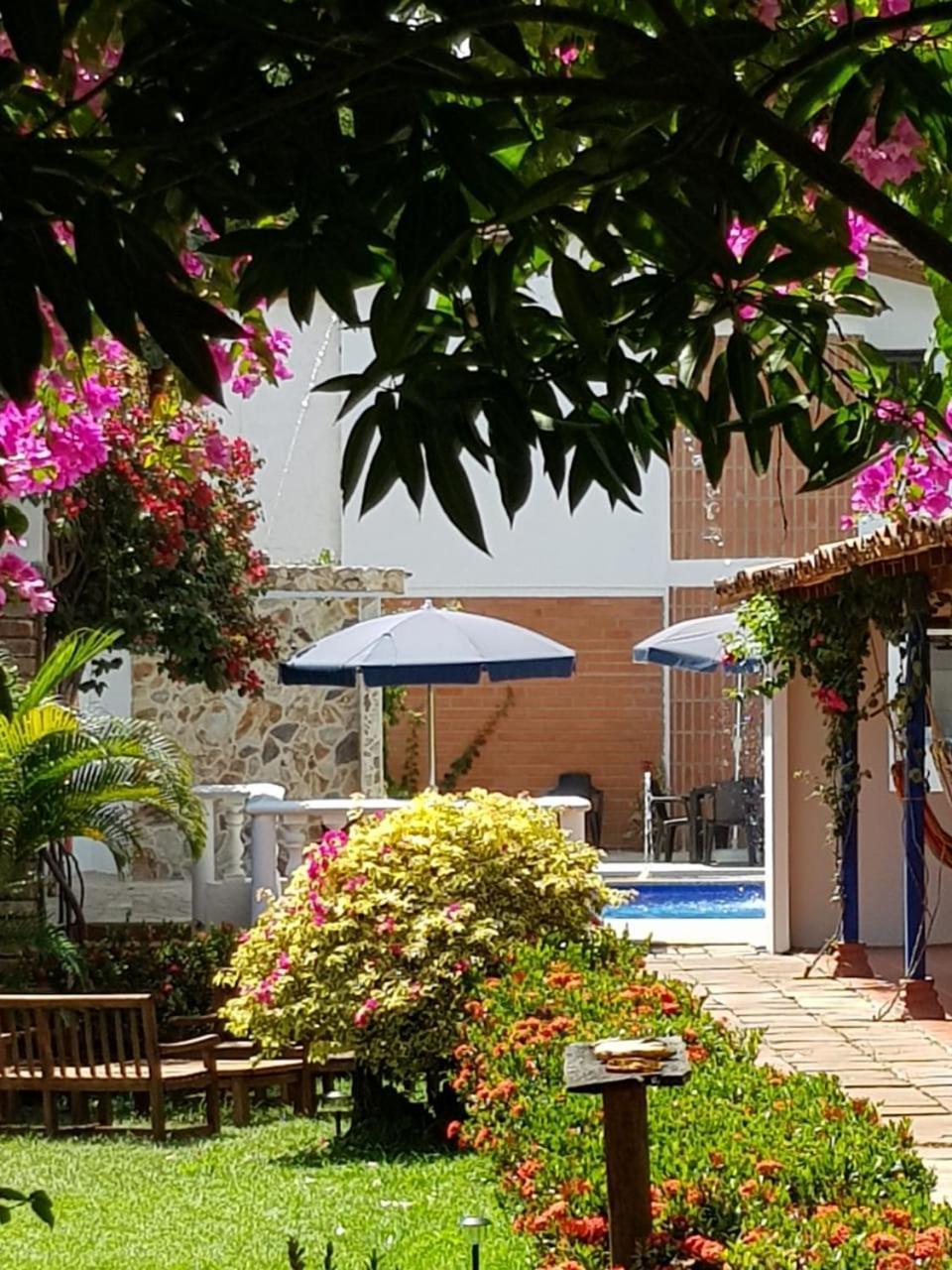 Hotel Y Restaurante Bienmesabe Santa Fe de Antioquia Exterior photo